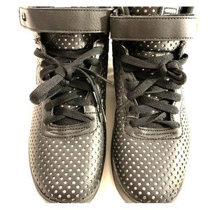 FILA Women’s 8.5 Hightops Star Cutouts Super Cute